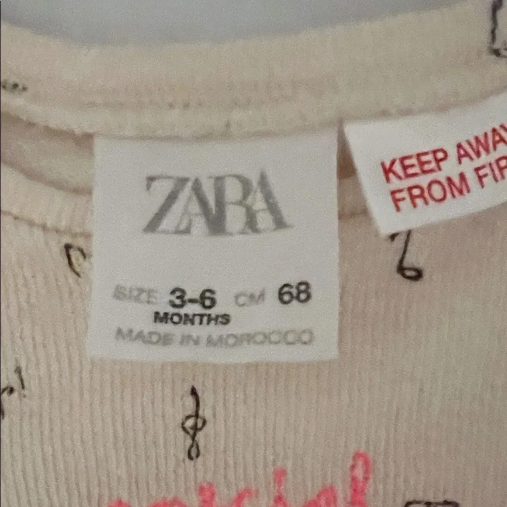 Zara Baby Girl long sleeve top with music notes 3-6M